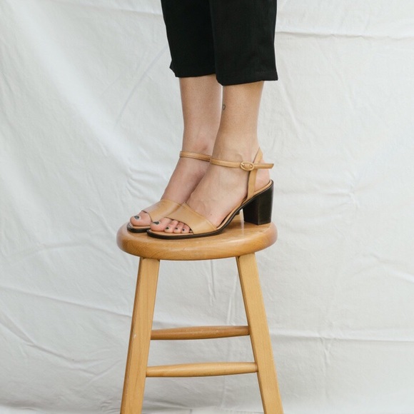 Amazing Beige Italian Heel Sandaals - Picture 3 of 4